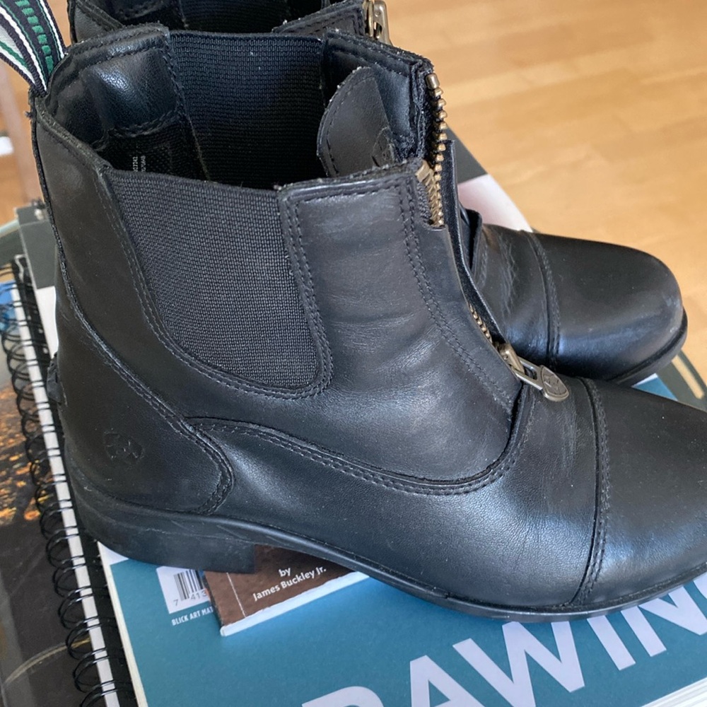 Ariat Paddock boots. Youth size 2 US.